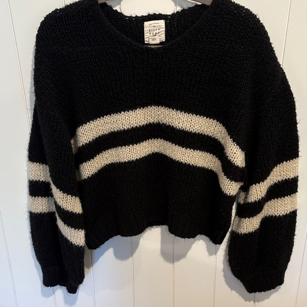 BillaBong black and cream chinky knit stripe sweater balloon sleeve slight crop